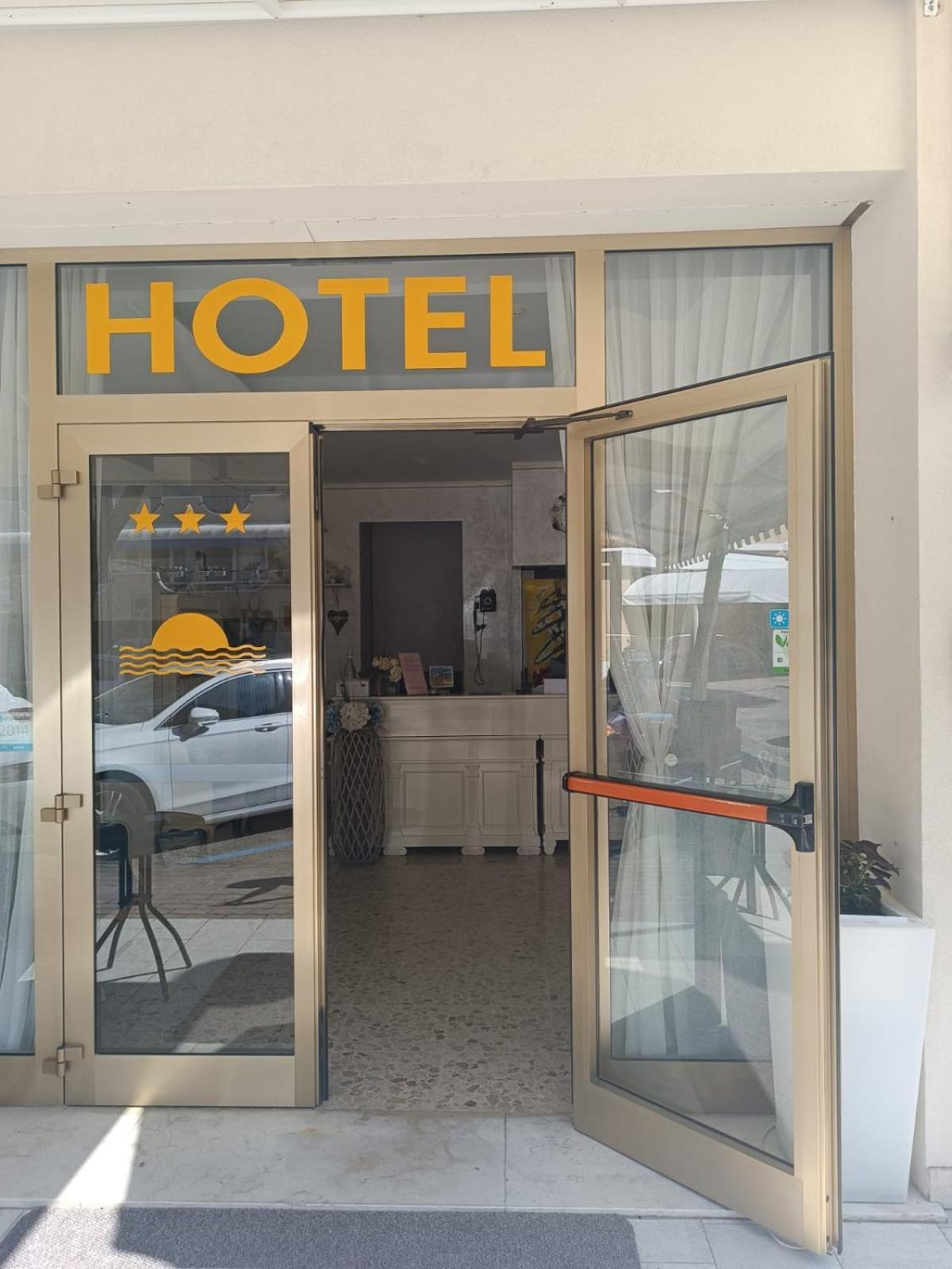 Hotel Tizian Beach Caorle Kültér fotó