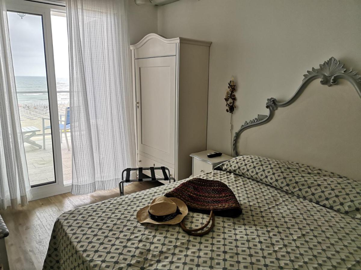 Hotel Tizian Beach Caorle Kültér fotó