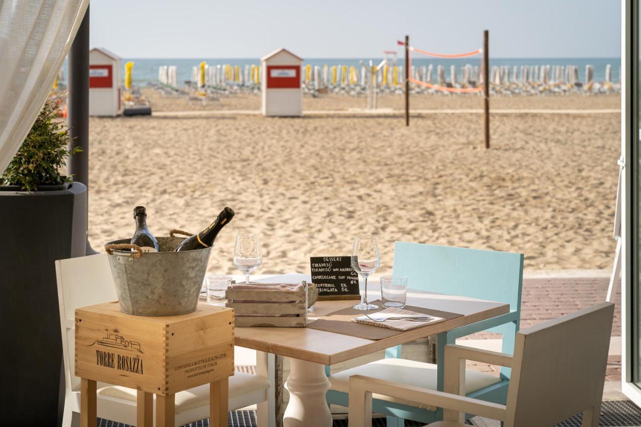 Hotel Tizian Beach Caorle Kültér fotó