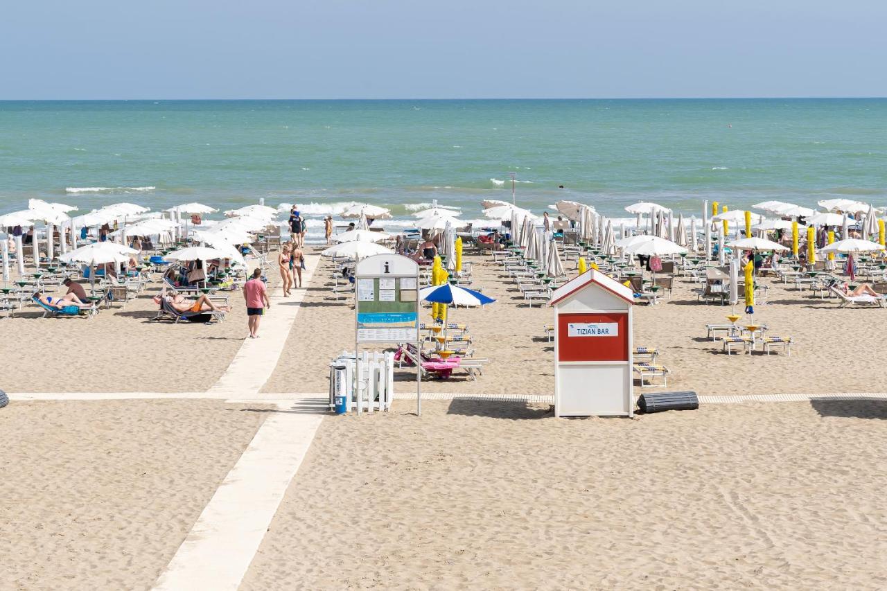 Hotel Tizian Beach Caorle Kültér fotó